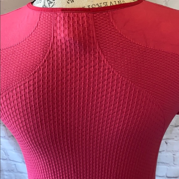 The North Face Vaperwick Nylon spandex athletic T - Picture 4 of 11